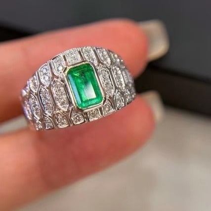 14k Gold 0.99 Ctw Vivid Green Natural Emerald & Diamond Ring - 4