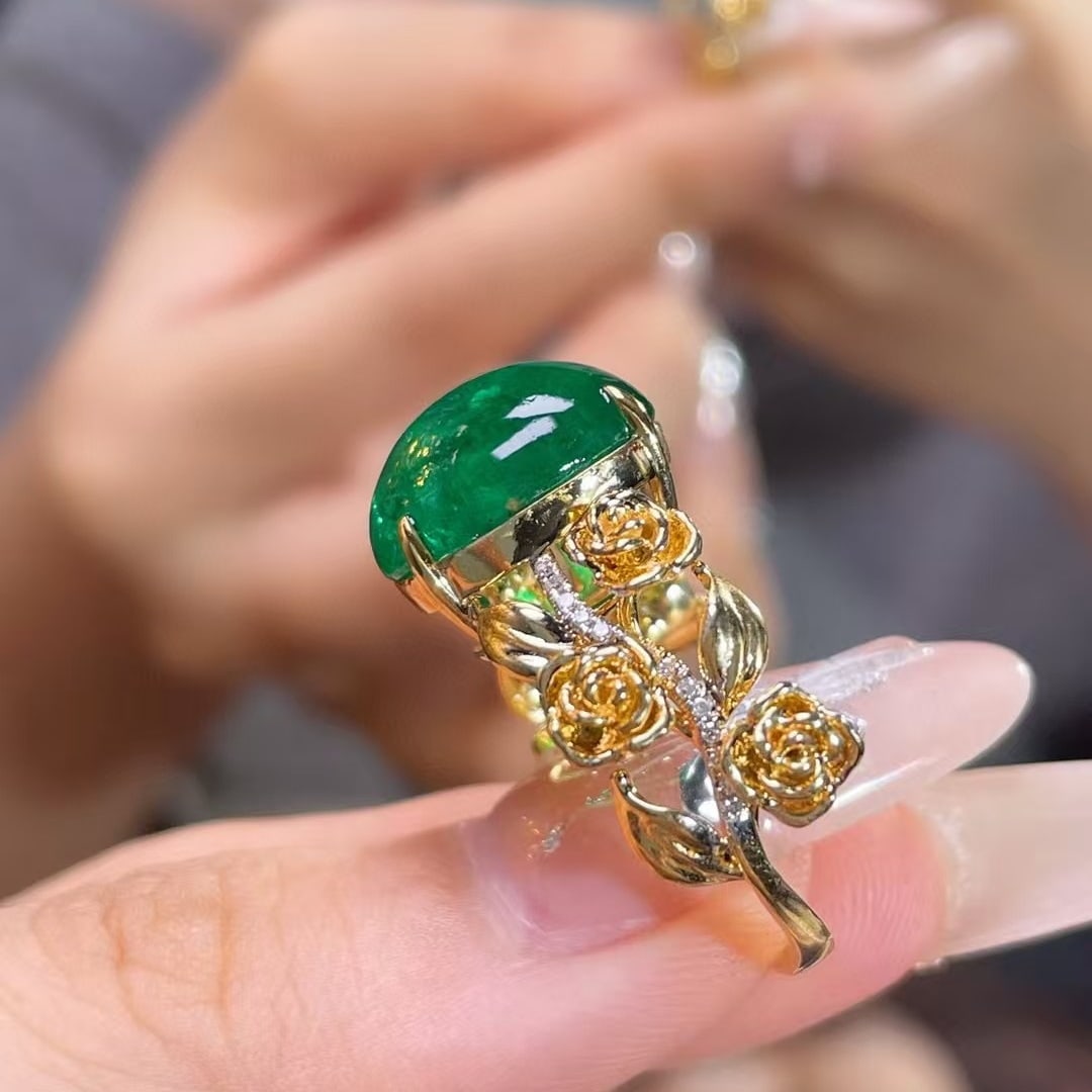 14k Gold 6.85 Ct Vivid Green Natural Emerald & Diamond Ring - 3