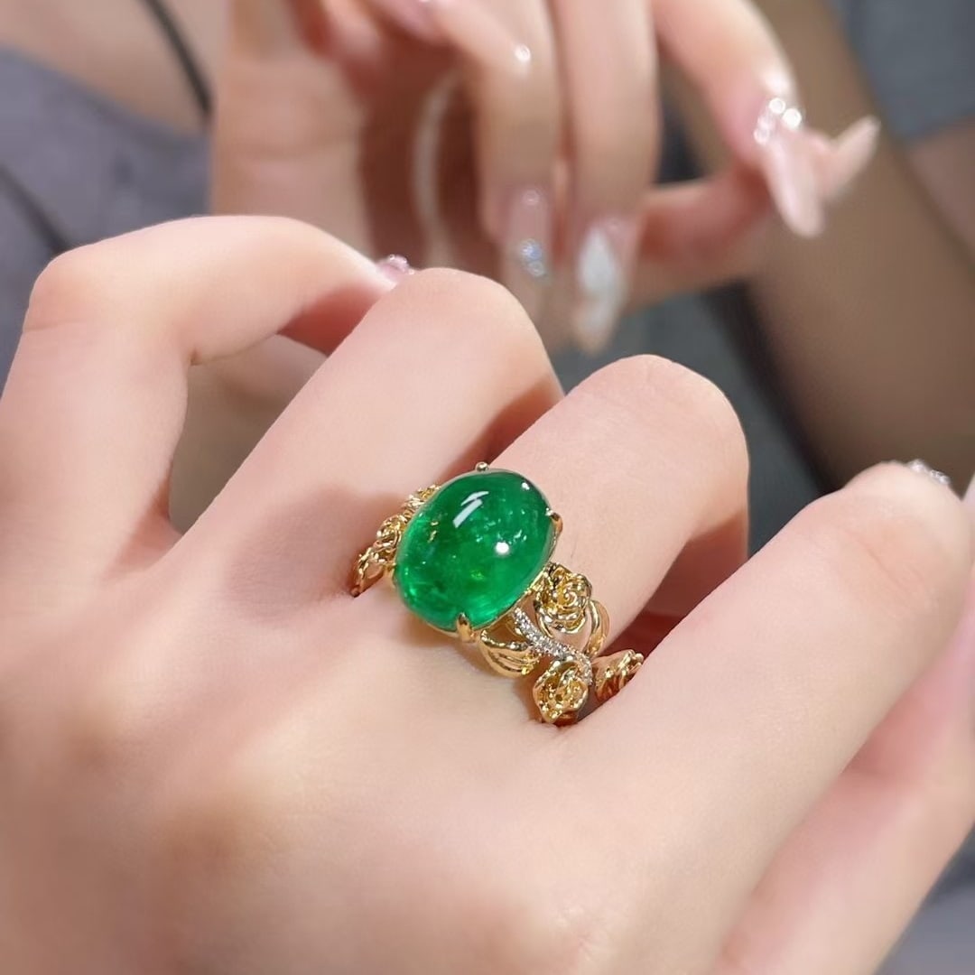 14k Gold 6.85 Ct Vivid Green Natural Emerald & Diamond Ring - 4