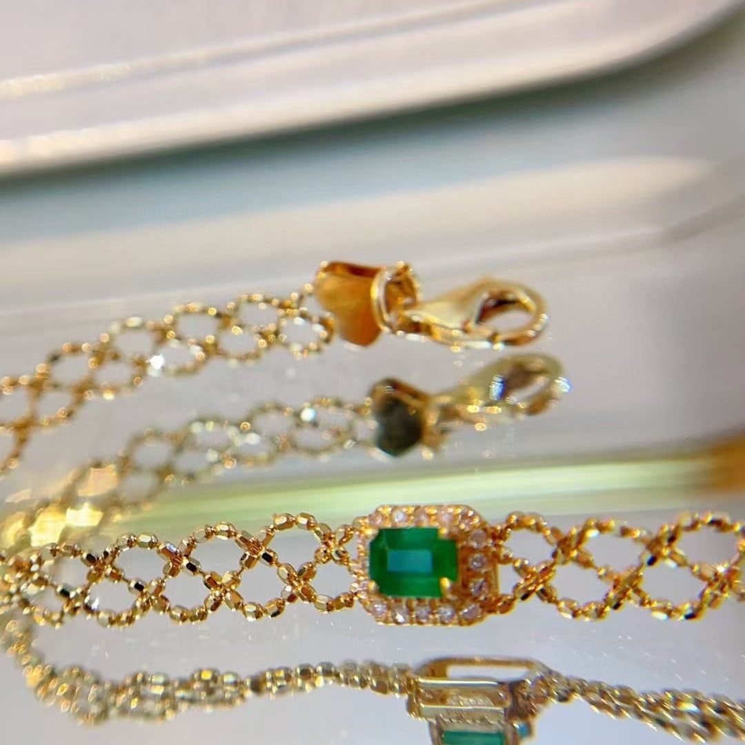 14k Gold 0.25 Ct Vivid Green Natural Emerald & Diamond Bracelet - 4