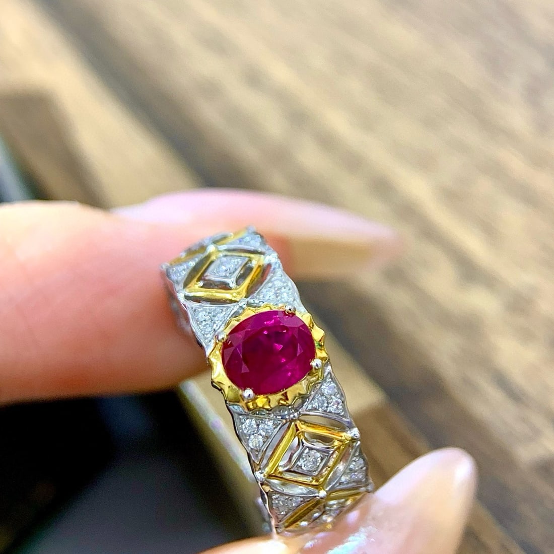 14k Gold 0.91 Ctw Natural Ruby & Diamond Ring: Ref:230994299 // gold content:14k gold // ring size:7. 25us // // main gemstone:ruby // shape:oval // carat weight:0. 82ct // color:red // treatment:natural // // adjacent gemstone 2 : diamond //
