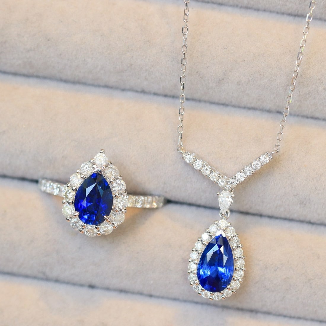 14k Gold 4.06 Ctw Natural Sapphire & Diamond Jewelry Set - 7