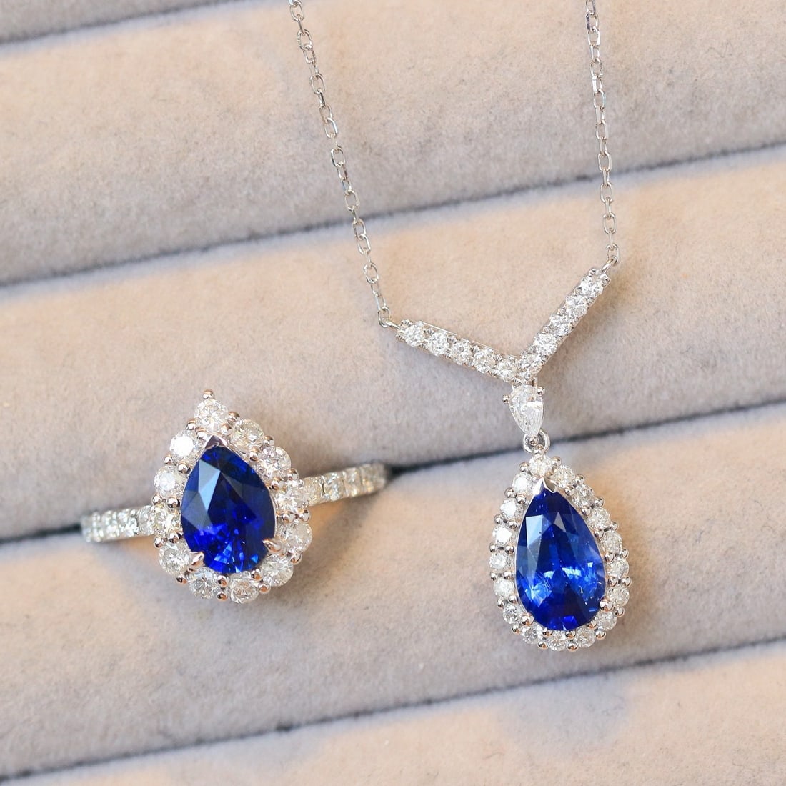 14k Gold 4.06 Ctw Natural Sapphire & Diamond Jewelry Set - 8