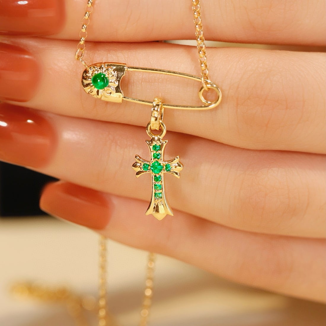 14k Gold 0.2 Ct Vivid Green Natural Emerald Necklace - 3