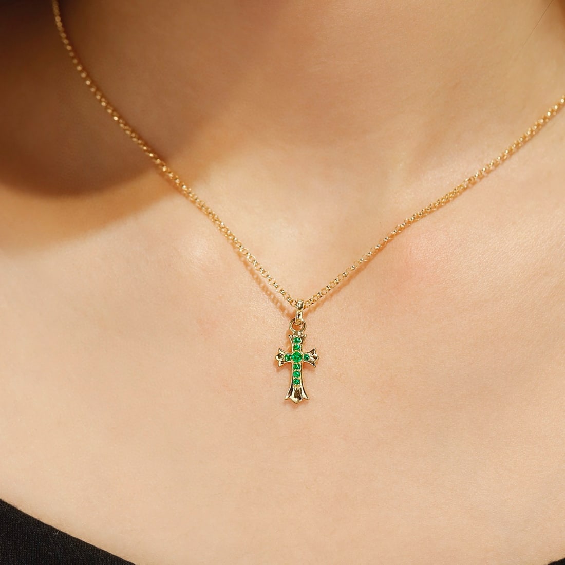 14k Gold 0.2 Ct Vivid Green Natural Emerald Necklace - 4