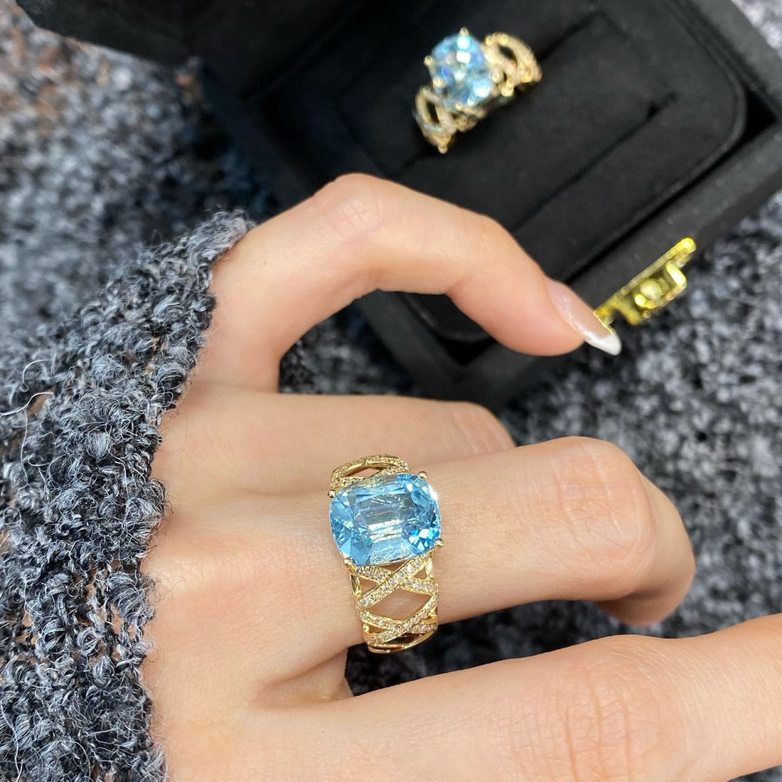 14k Gold 4.23 Ctw Natural Aquamarine & Diamond Ring - 2