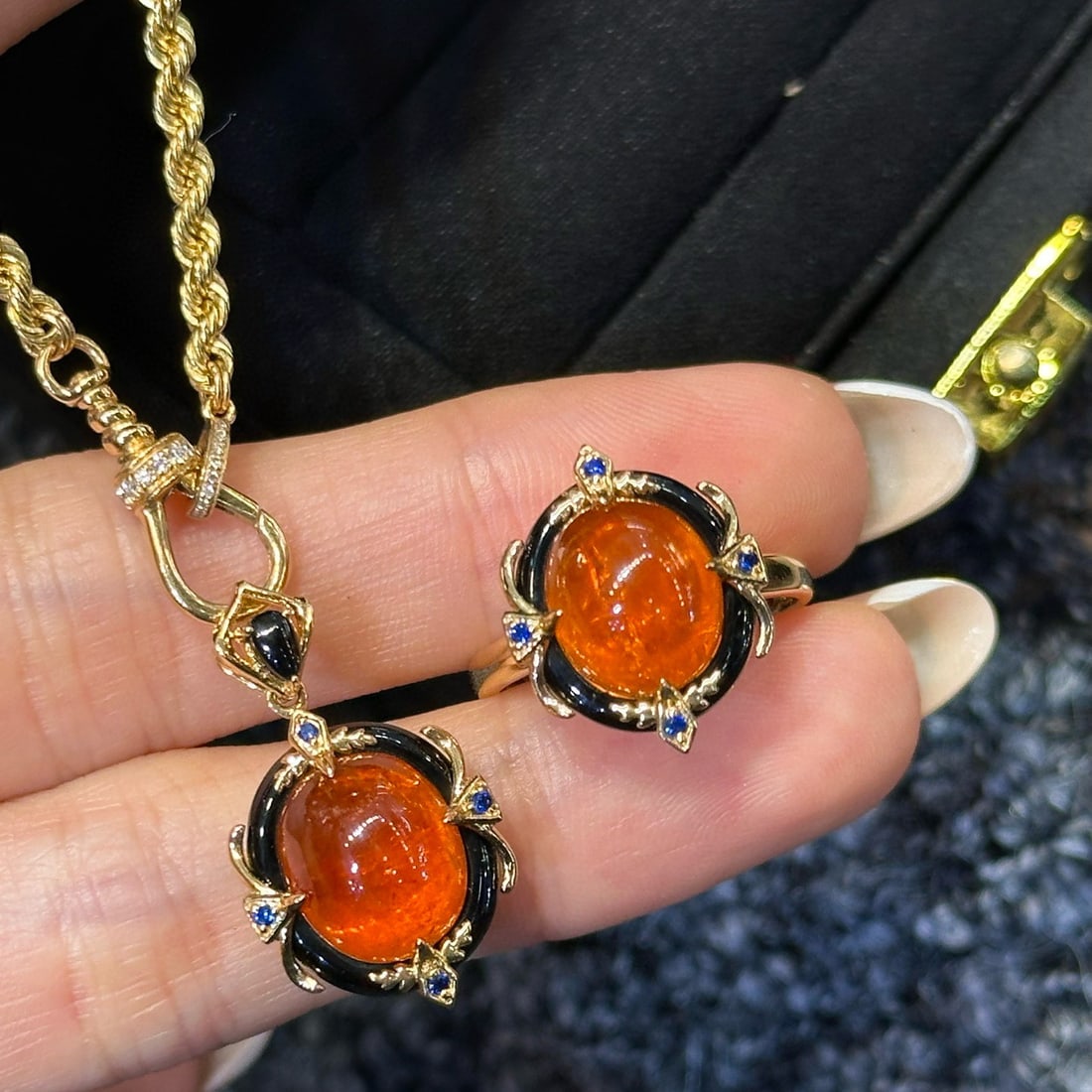 14k Gold 15.69 Ct Natural Spessartine & Sapphire Jewelry Set: Ref:230994325 // gold content:14k gold // ring size:7. 25us // // pendant(without chain) // main gemstone:spessartine // shape:oval // carat weight:8. 33ct // color:orange // treatment:natural // // a
