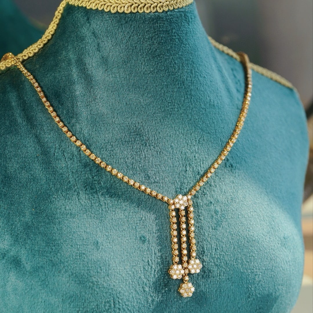 14k Gold 3.30 Ct Natural H Diamond Necklace: Ref:230994326 // gold content:14k gold // main gemstone:diamond // shape:round // carat weight:3. 30ct // clarity grade:vs-si // color:h // treatment:natural // cut grade:g // Low Estimate: 10000