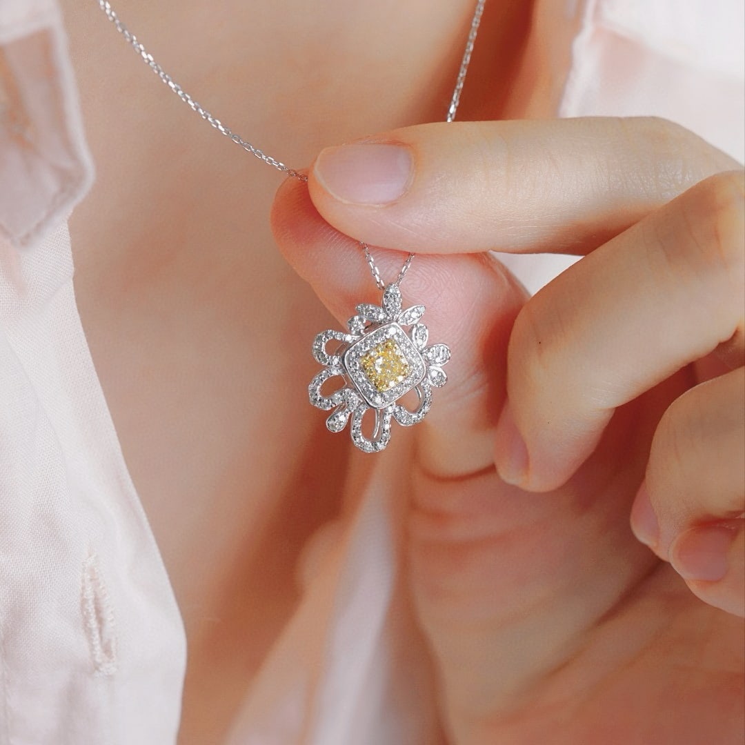 14k Gold 0.70 Ctw Natural Yellow Diamond & Diamond Necklace - 2