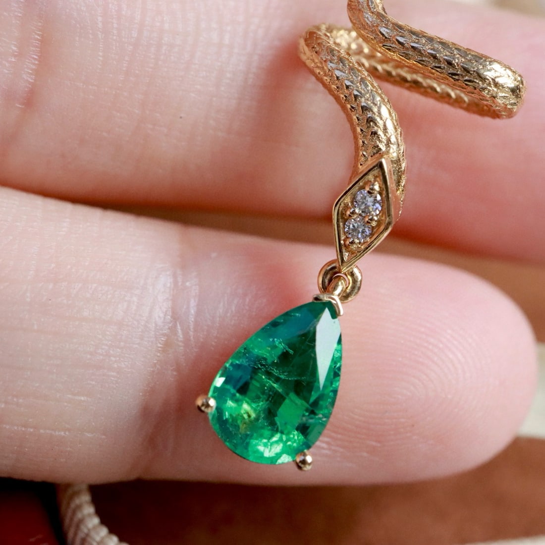 14k Gold 0.95 Ctw Vivid Green Natural Emerald & Diamond Pendant( Without Chain ) - 5