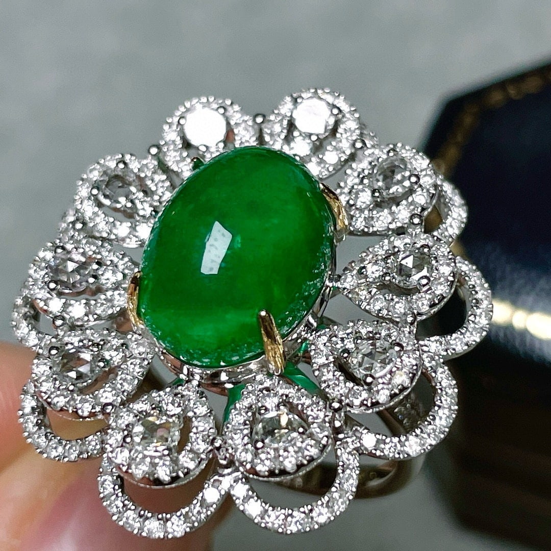 14k Gold 7.20 Ctw Vivid Green Natural Emerald & Diamond Ring - 3