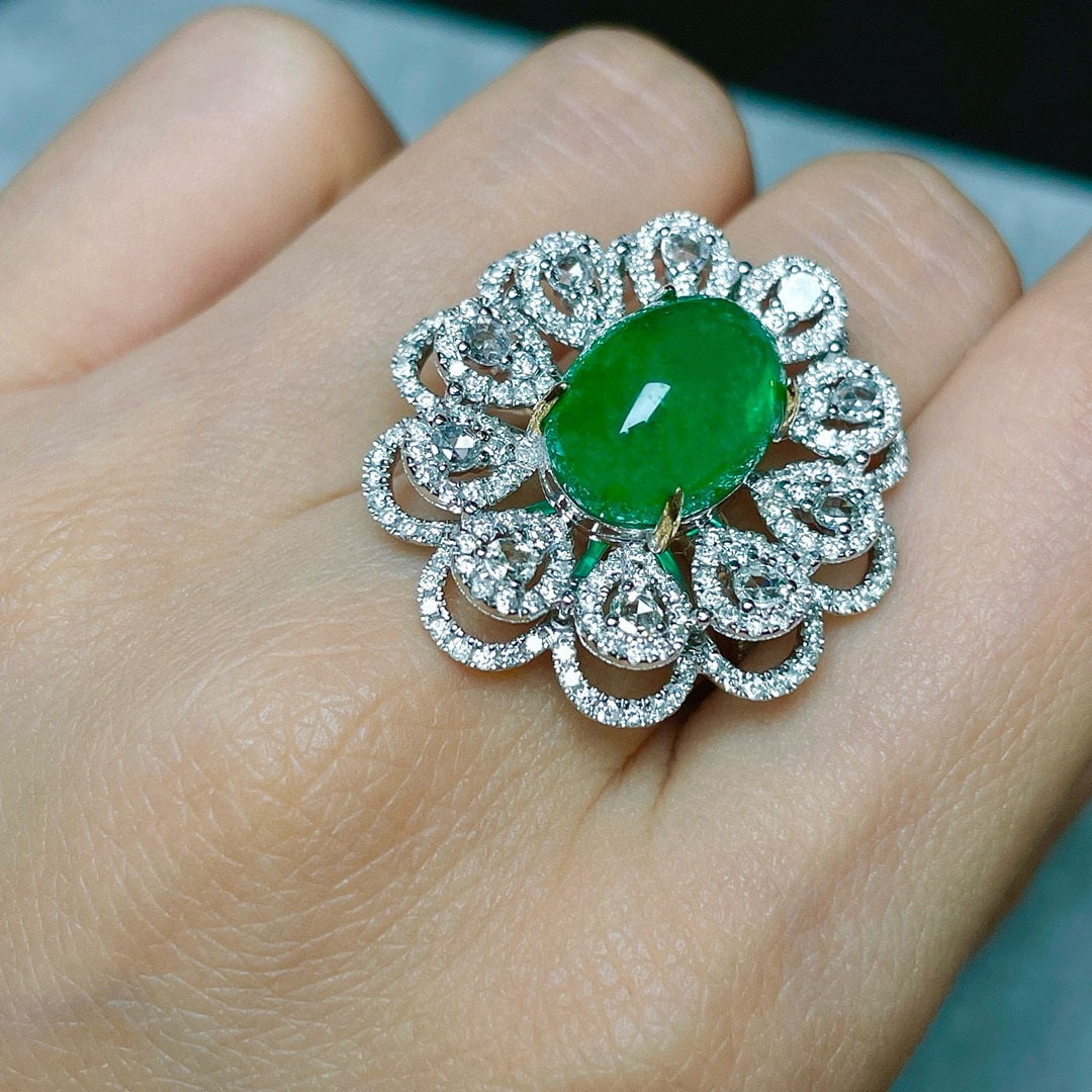 14k Gold 7.20 Ctw Vivid Green Natural Emerald & Diamond Ring - 4
