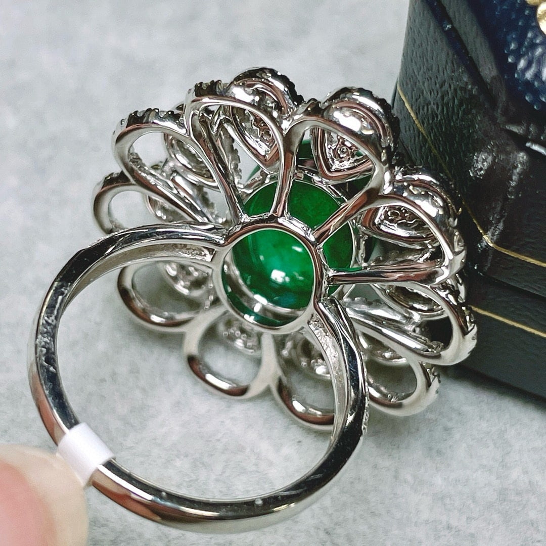14k Gold 7.20 Ctw Vivid Green Natural Emerald & Diamond Ring - 5