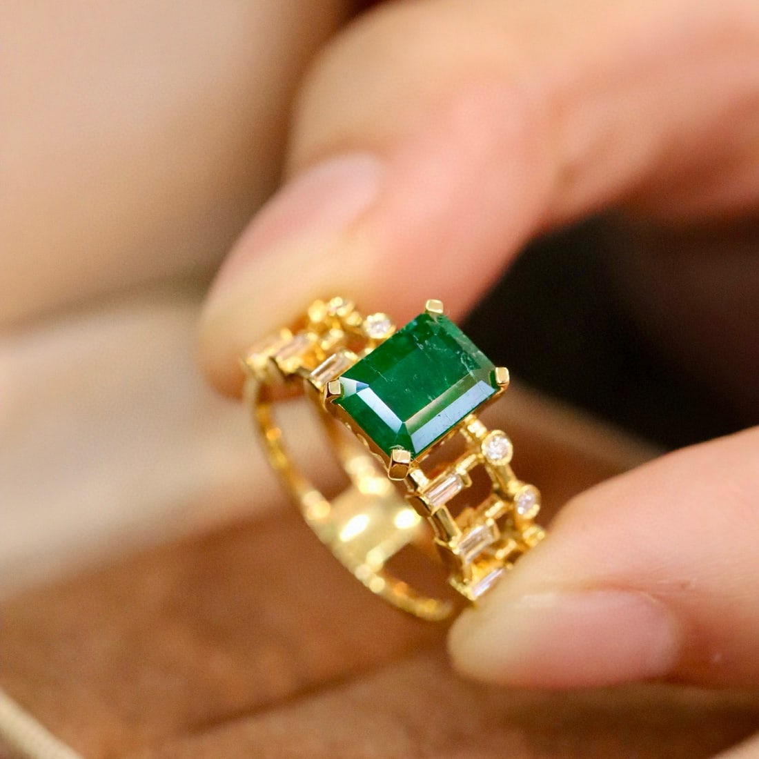 14k Gold 1.66 Ctw Vivid Green Natural Emerald & Diamond Ring - 3