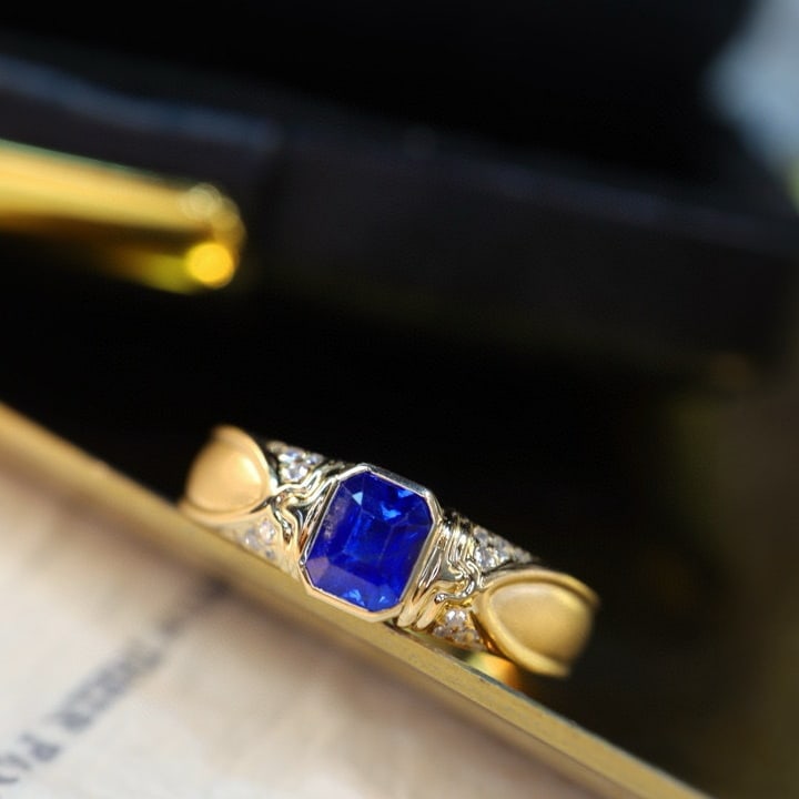 14k Gold 0.87 Ctw Natural Sapphire & Diamond Ring - 4