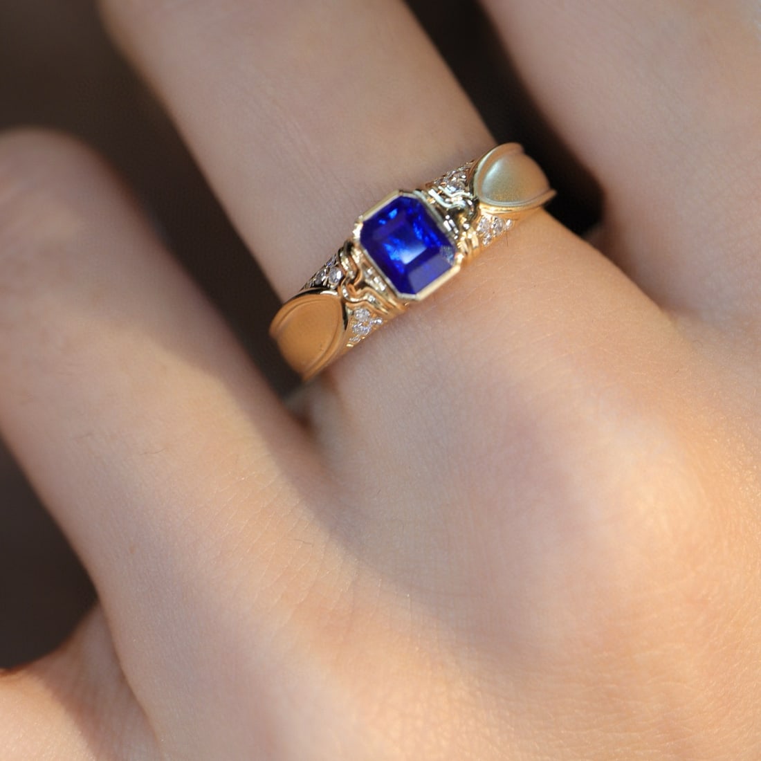 14k Gold 0.87 Ctw Natural Sapphire & Diamond Ring - 5