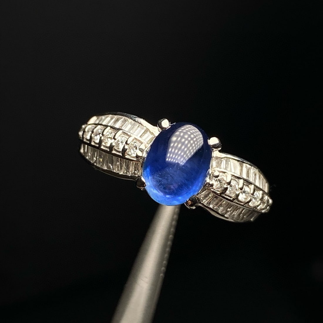 14k Gold 2.95 Ctw Natural Sapphire & Diamond Ring: Ref:230994355 // gold content:14k gold // ring size:7. 25us // // main gemstone:sapphire // shape:oval // carat weight:2. 22ct // color:blue // treatment:natural // // adjacent gemstone 2 : diamond