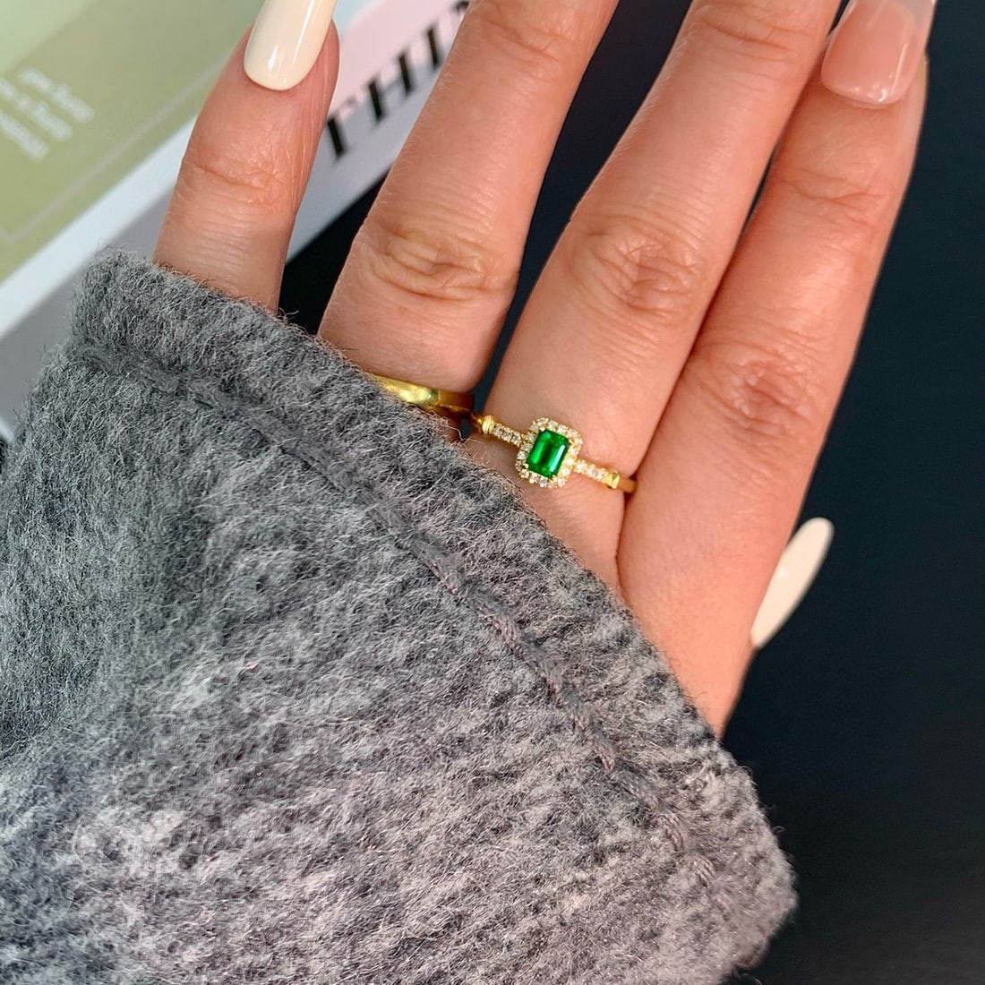 14k Gold 0.49 Ctw Vivid Green Natural Emerald & Diamond Ring - 4