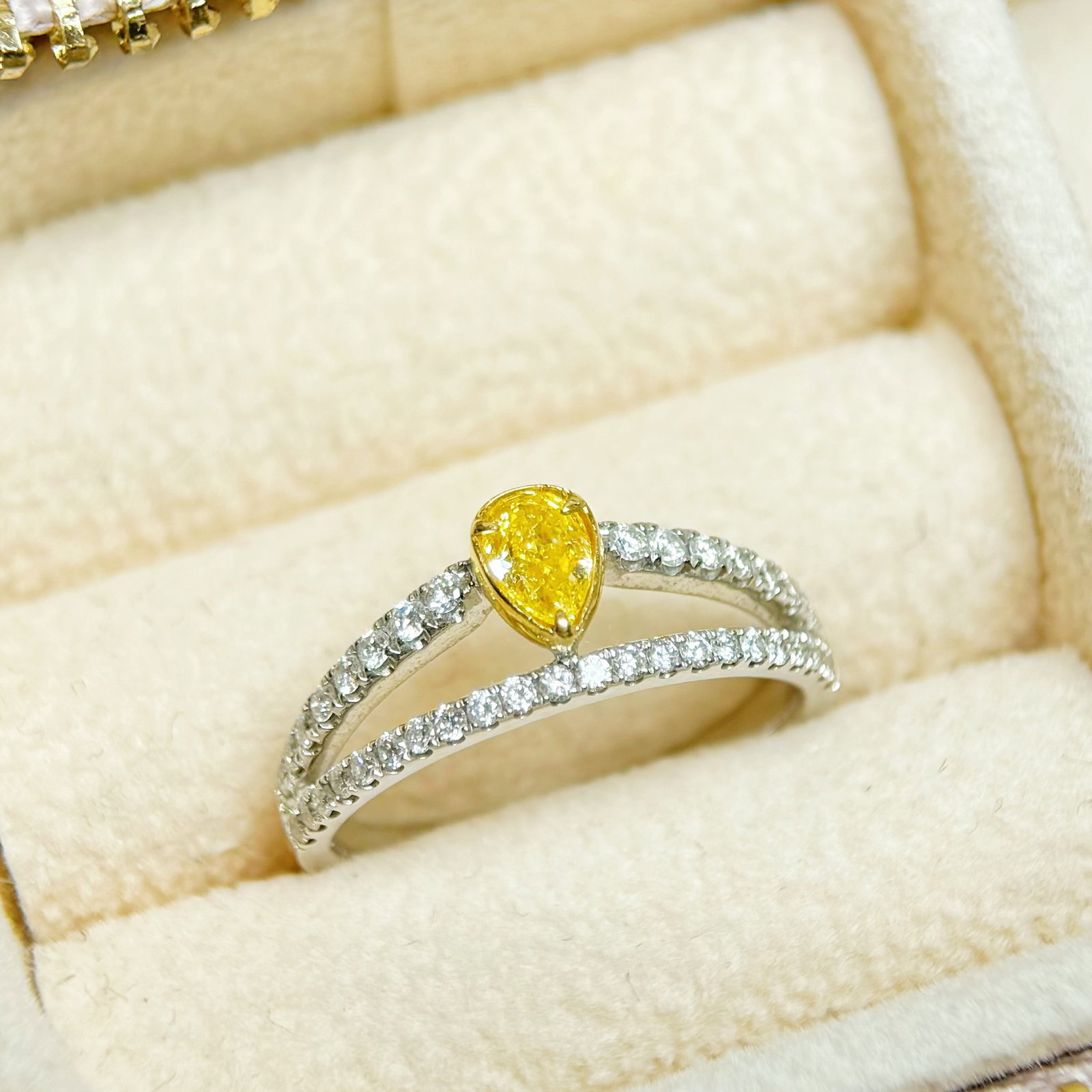 14k Gold 0.58 Ctw Natural Yellow Diamond & Diamond Ring: Ref:230994363 // gold content:14k gold // ring size:7. 25us // // main gemstone:yellow diamond // shape:pear // carat weight:0. 27ct // color:yellow // treatment:natural // // adjacent gemstone 2 :