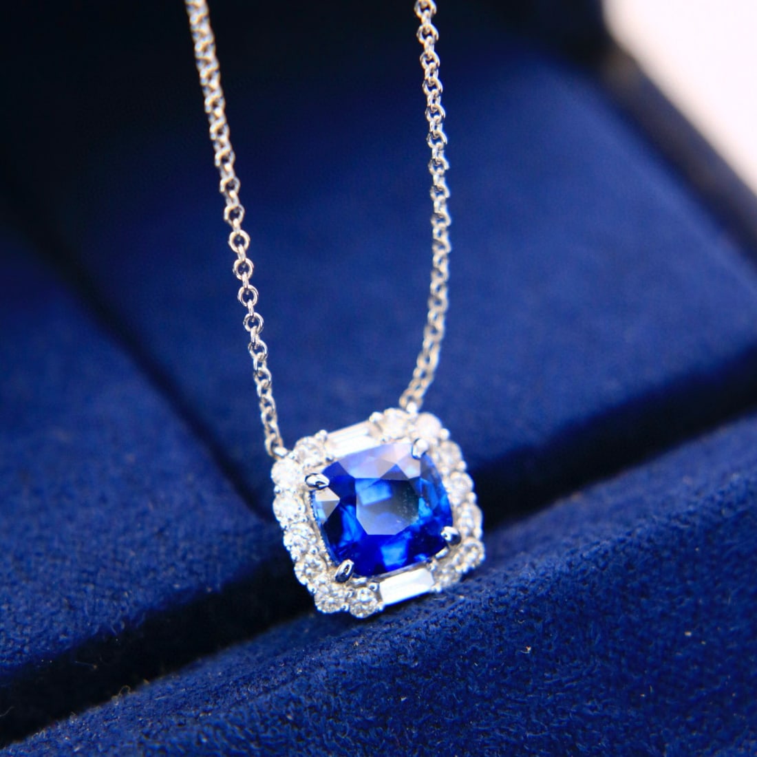14k Gold 1.71 Ctw Natural Sapphire & Diamond Necklace: Ref:230994370 // gold content:14k gold // main gemstone:sapphire // shape:cushion // carat weight:1. 46ct // color:blue // treatment:natural // // adjacent gemstone 2 : diamond // shape:multiply //