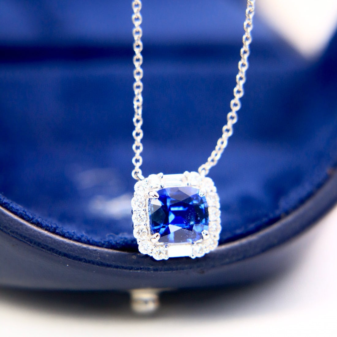 14k Gold 1.71 Ctw Natural Sapphire & Diamond Necklace - 4