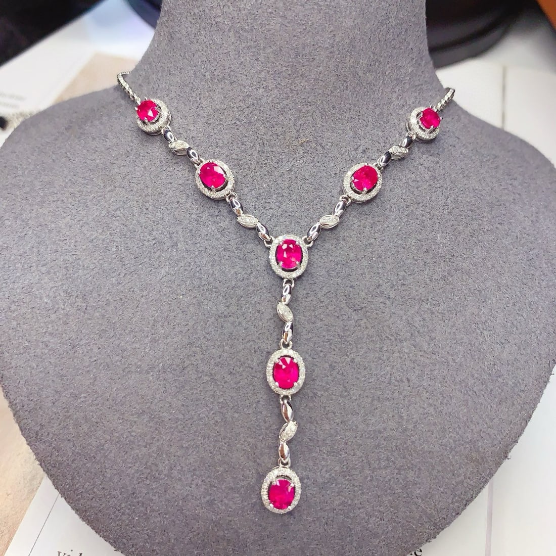 14k Gold 3 Ct Natural Ruby & Diamond Necklace: Ref:230994372 // gold content:14k gold // main gemstone:ruby // shape:oval // carat weight:3ct // color:red // treatment:natural // // adjacent gemstone 2 : diamond // number of stones:172 //