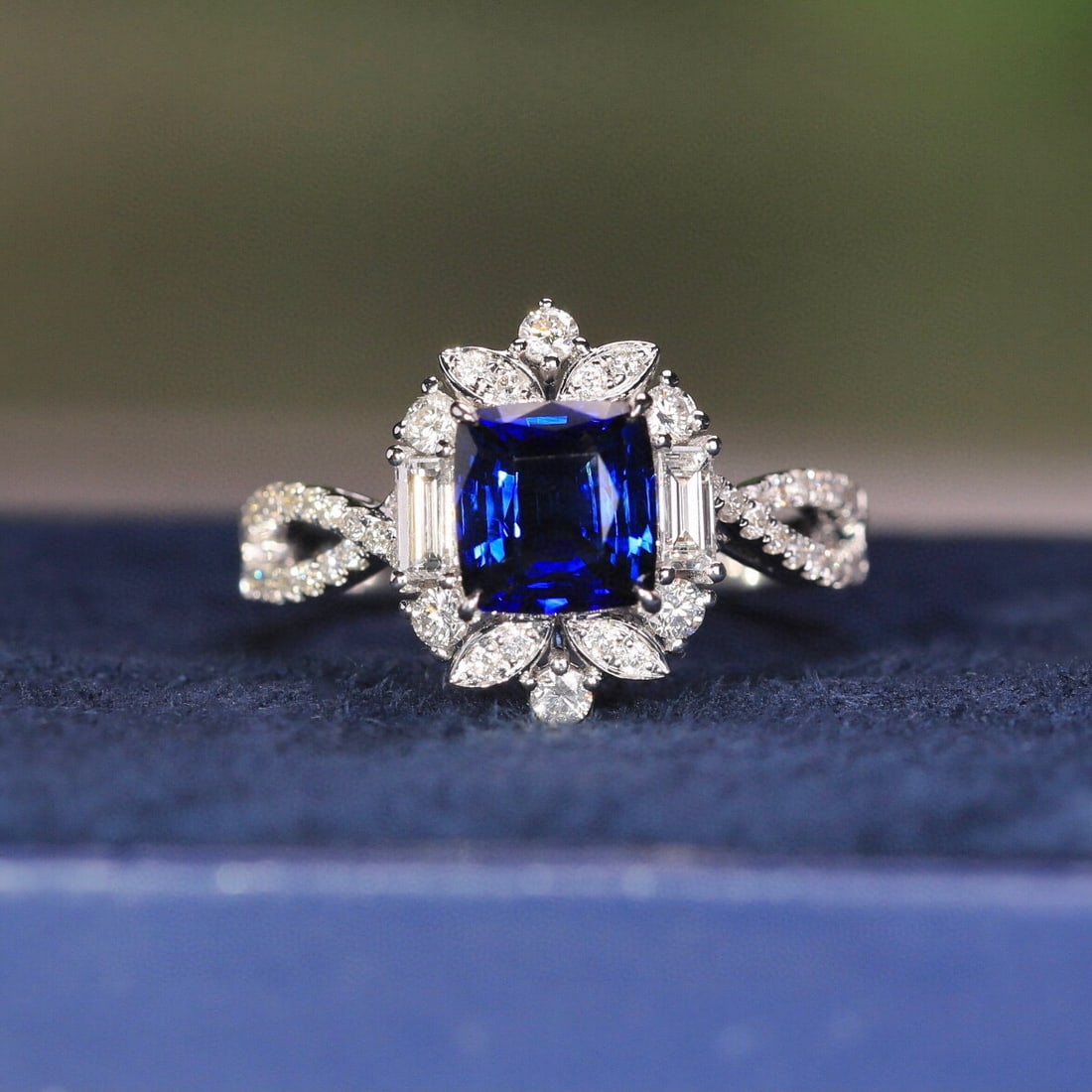 14k Gold 2.13 Ctw Natural Sapphire & Diamond Ring - 4