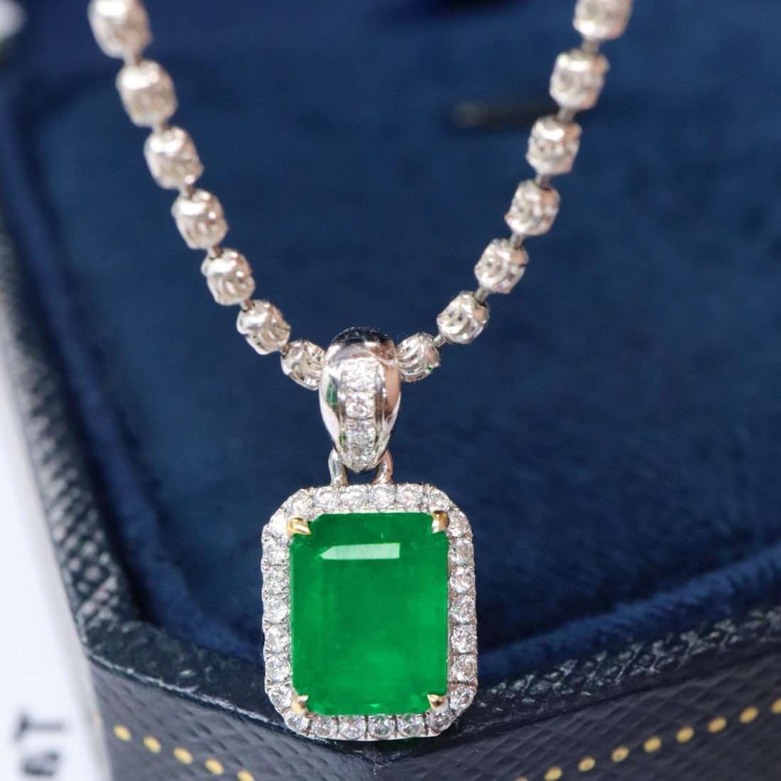 14k Gold 1.48 Ctw Vivid Green Natural Emerald & Diamond Pendant( Without Chain ) - 3