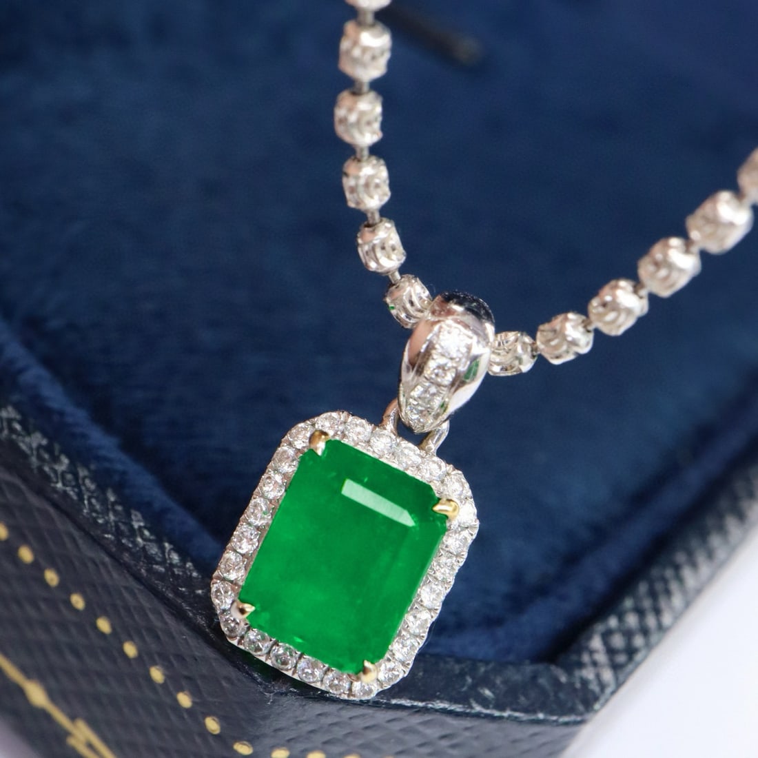 14k Gold 1.48 Ctw Vivid Green Natural Emerald & Diamond Pendant( Without Chain ) - 5