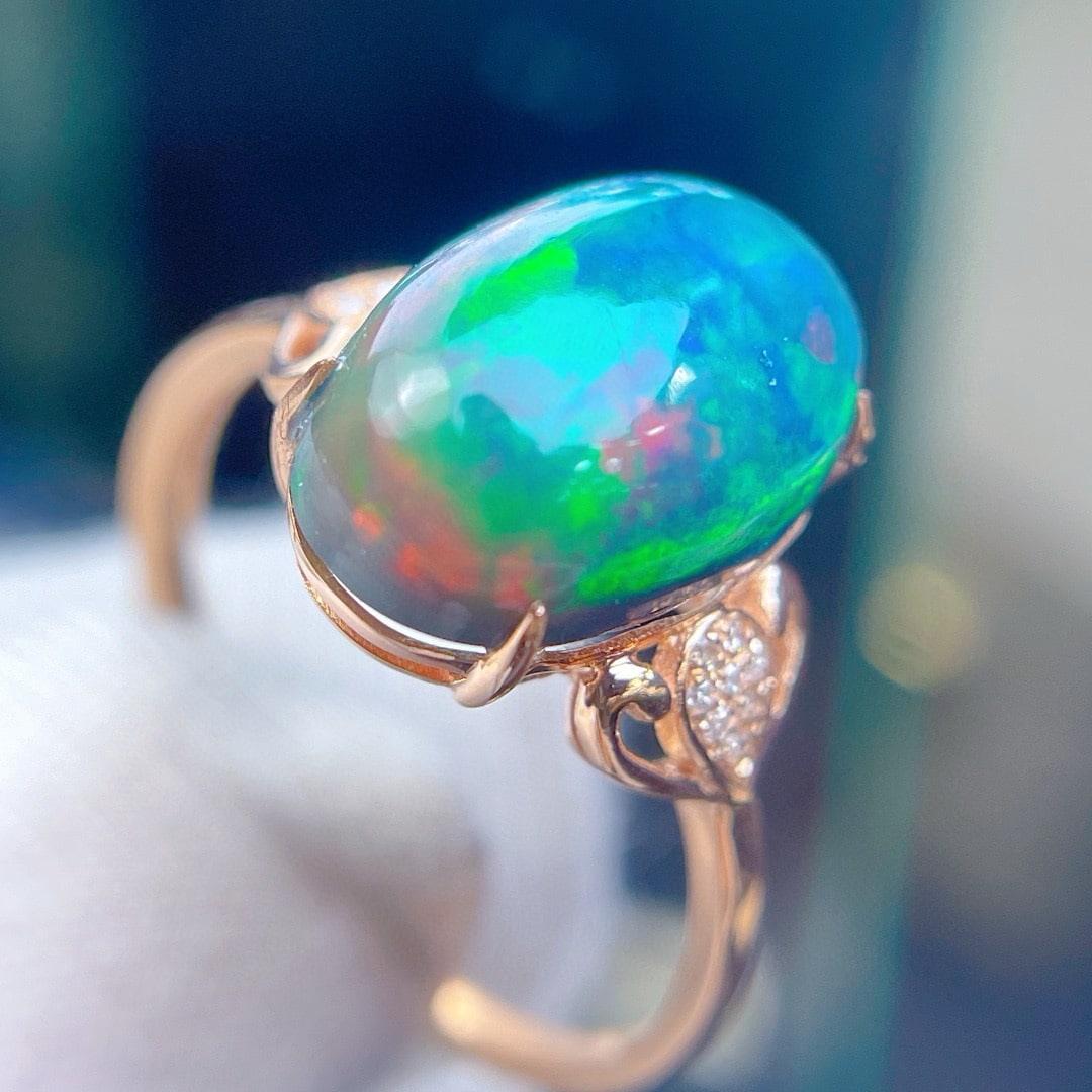 14k Gold 3.7 Ct Natural Opal & Diamond Ring - 4