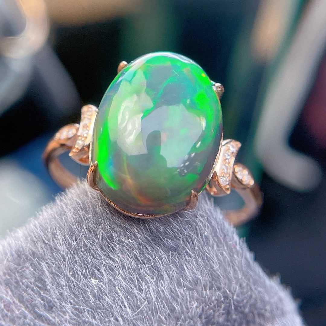 14k Gold 4.40 Ct Natural Opal & Diamond Ring - 2