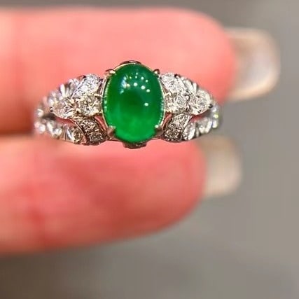 14k Gold 1.58 Ctw Vivid Green Natural Emerald & Diamond Ring: Ref:230994409 // gold content:14k gold // ring size:7. 25us // // main gemstone:emerald // shape:oval // carat weight:1. 25ct // color:vivid green // treatment:natural // // adjacent gemstone 2 :