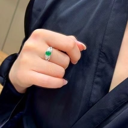 14k Gold 1.58 Ctw Vivid Green Natural Emerald & Diamond Ring - 3