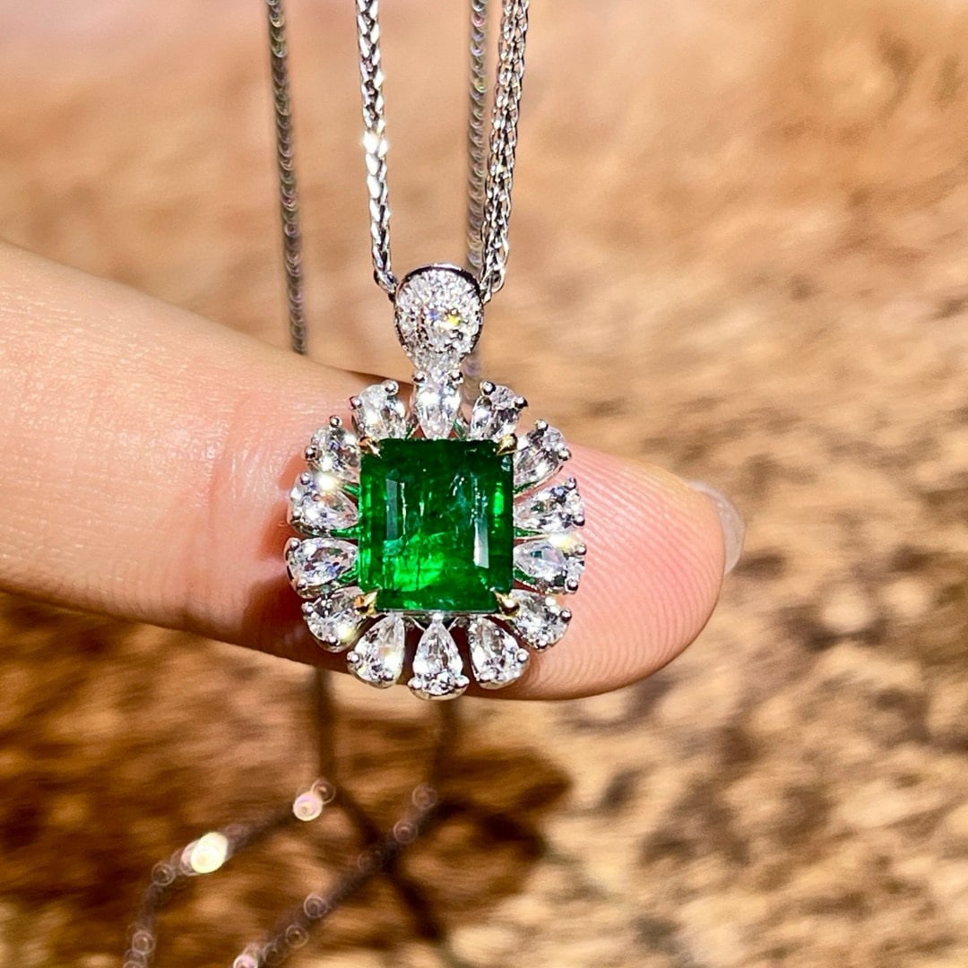 14k Gold 1.71 Ct Vivid Green Natural Emerald & Sapphire Pendant( Without Chain ) - 3