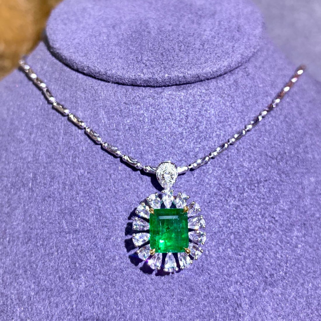 14k Gold 1.71 Ct Vivid Green Natural Emerald & Sapphire Pendant( Without Chain ) - 4
