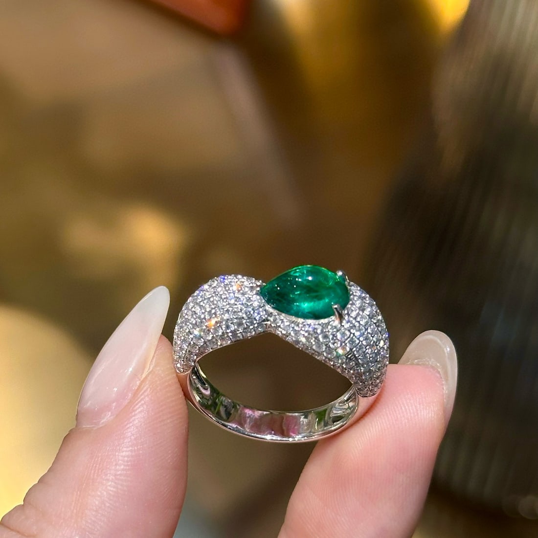 14k Gold 4.05 Ctw Vivid Green Natural Emerald & Diamond Ring - 2