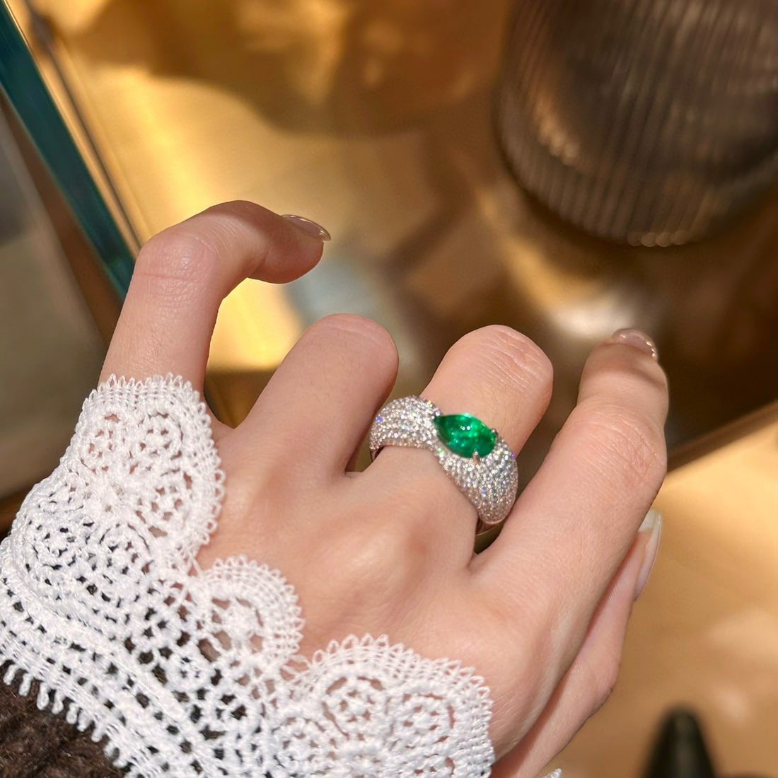 14k Gold 4.05 Ctw Vivid Green Natural Emerald & Diamond Ring - 3