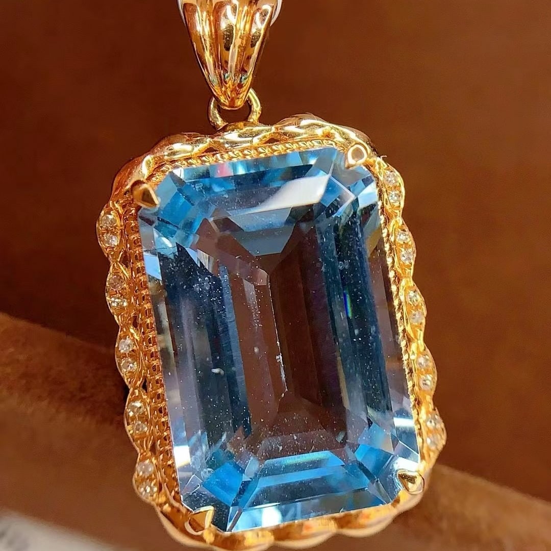 14k Gold 13.1 Ct Natural Topaz & Diamond Pendant( Without Chain ) - 4