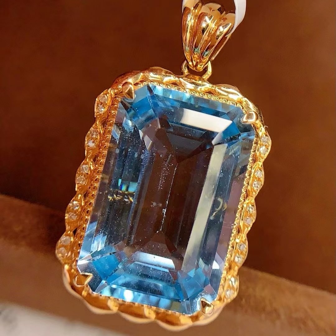 14k Gold 13.1 Ct Natural Topaz & Diamond Pendant( Without Chain ) - 5