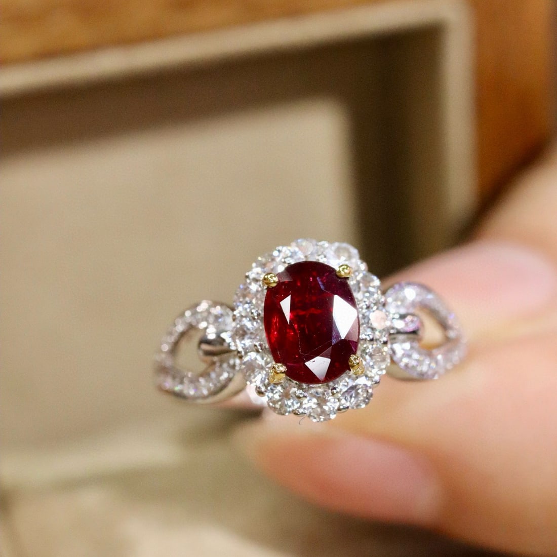 14k Gold 1.03 Ctw Natural Ruby & Diamond Ring: Ref:230994434 // gold content:14k gold // ring size:7. 25us // // main gemstone:ruby // shape:oval // carat weight:0. 90ct // color:red // treatment:natural // // adjacent gemstone 2 : diamond // shap