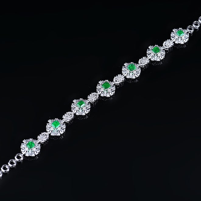 14k Gold 2.25 Ctw Vivid Green Natural Emerald & Diamond Bracelet - 4