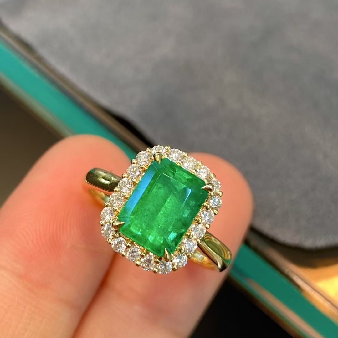 14k Gold 3.13 Ctw Vivid Green Natural Emerald & Diamond Ring (1 of 6)