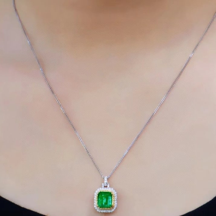 14k Gold 2.06 Ctw Vivid Green Natural Emerald & Diamond Pendant( Without Chain ) - 2