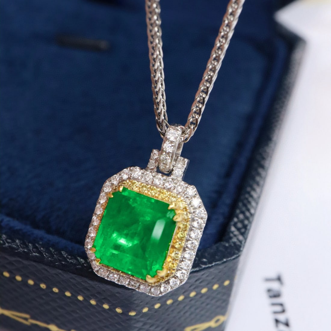 14k Gold 2.06 Ctw Vivid Green Natural Emerald & Diamond Pendant( Without Chain ) - 5