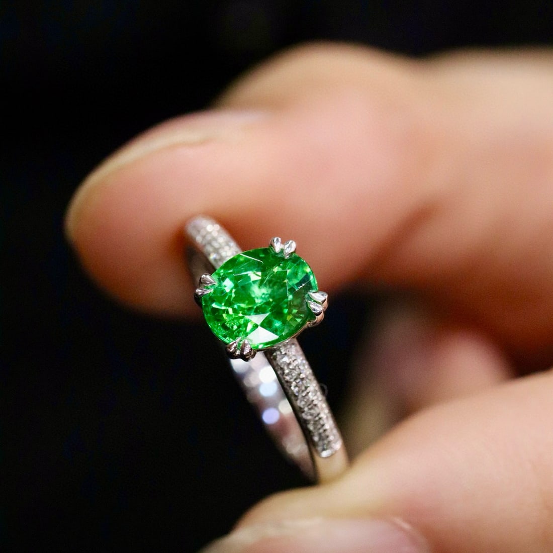 14k Gold 1.24 Ctw Vivid Green Natural Tsavorite & Diamond Ring - 4
