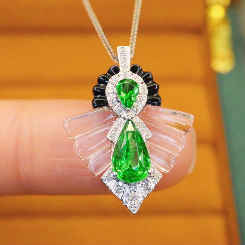 14k Gold 1.34 Ctw Vivid Green Natural Tsavorite & Diamond Pendant( Without Chain ): Ref:230994448 // gold content:14k gold // main gemstone:tsavorite // shape:pear // carat weight:1. 24ct // color:vivid green // treatment:natural // // adjacent gemstone 2 : diamond // number of