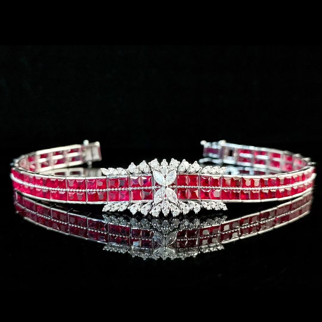 14k Gold 12.53 Ctw Natural Ruby & Diamond Bracelet: Ref:230995005 // gold content:14k gold // main gemstone:ruby // shape:princess // carat weight:11. 8ct // color:red // treatment:natural // // adjacent gemstone 2 : diamond // shape:multiply // carat