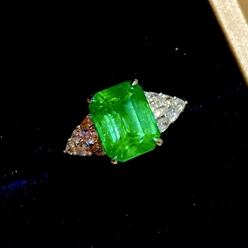 14k Gold 3.2 Ct Natural Emerald & Diamond Ring - 5