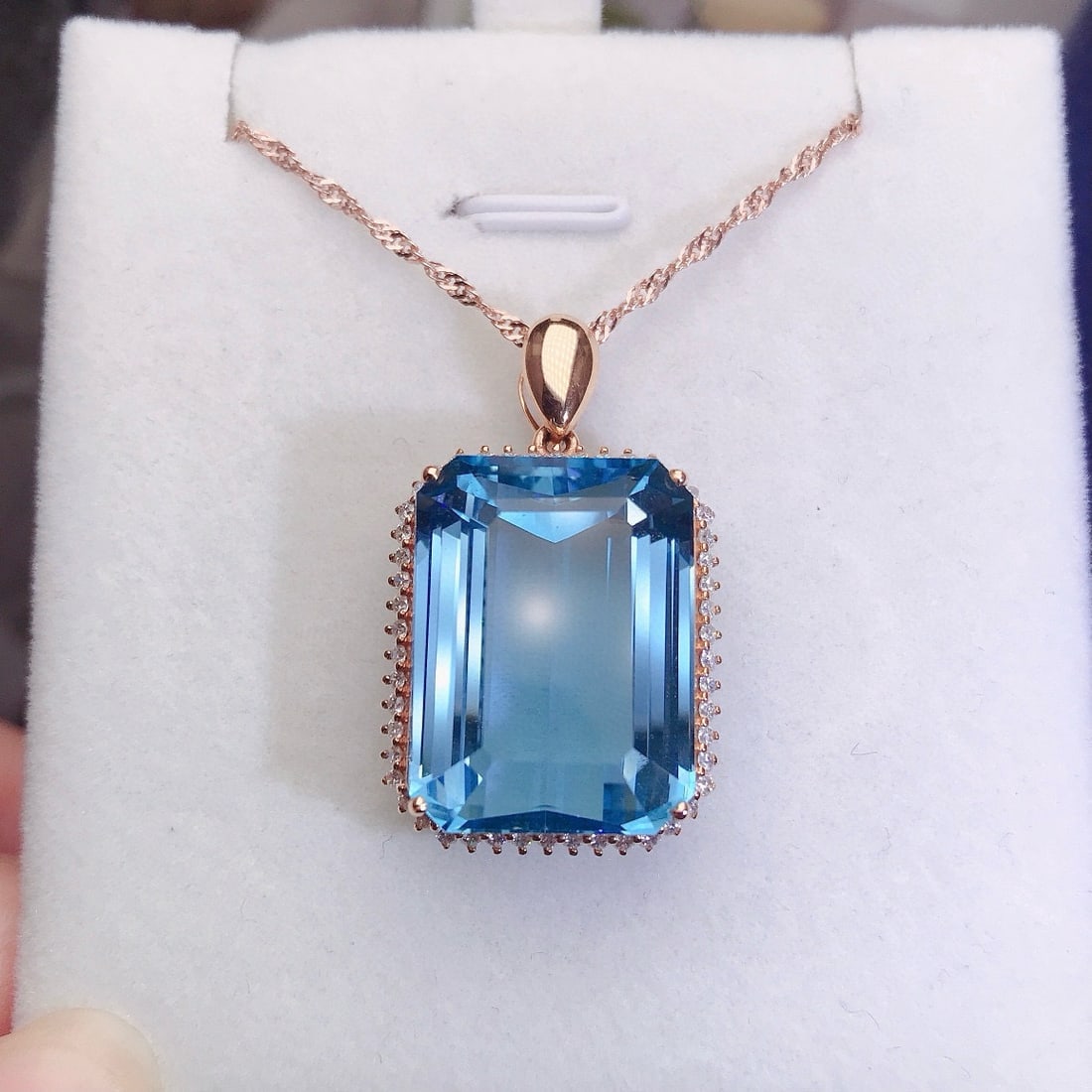 14k Gold 31.2 Ct Natural Topaz & Diamond Pendant( Without Chain ) - 3