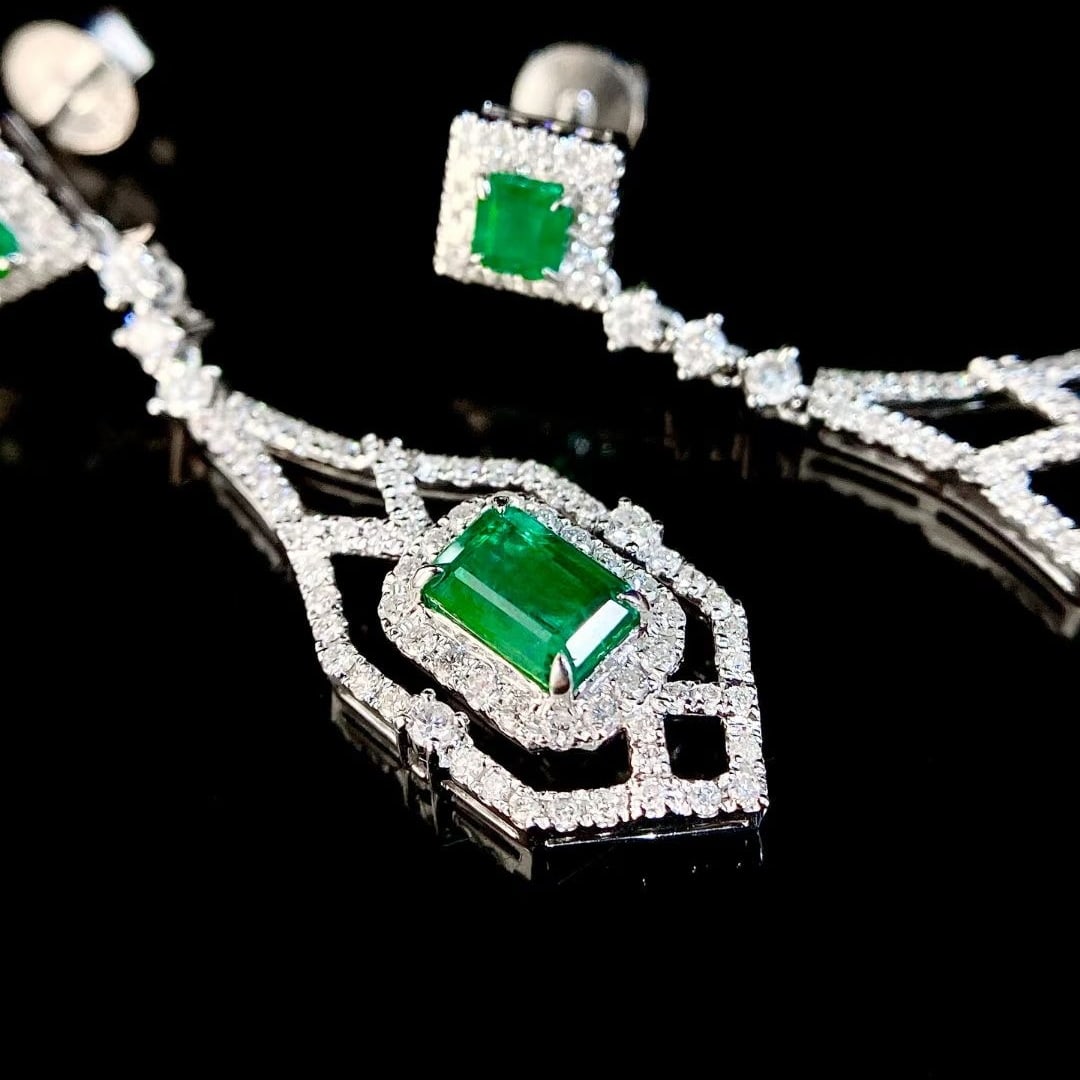 14k Gold 2.33 Ctw Natural Emerald & Diamond Earrings - 3